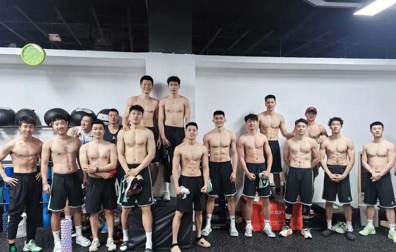 关于沙拉木缺席新疆队全运会，其实这都是钱的原因。这笔交易的背后，是全