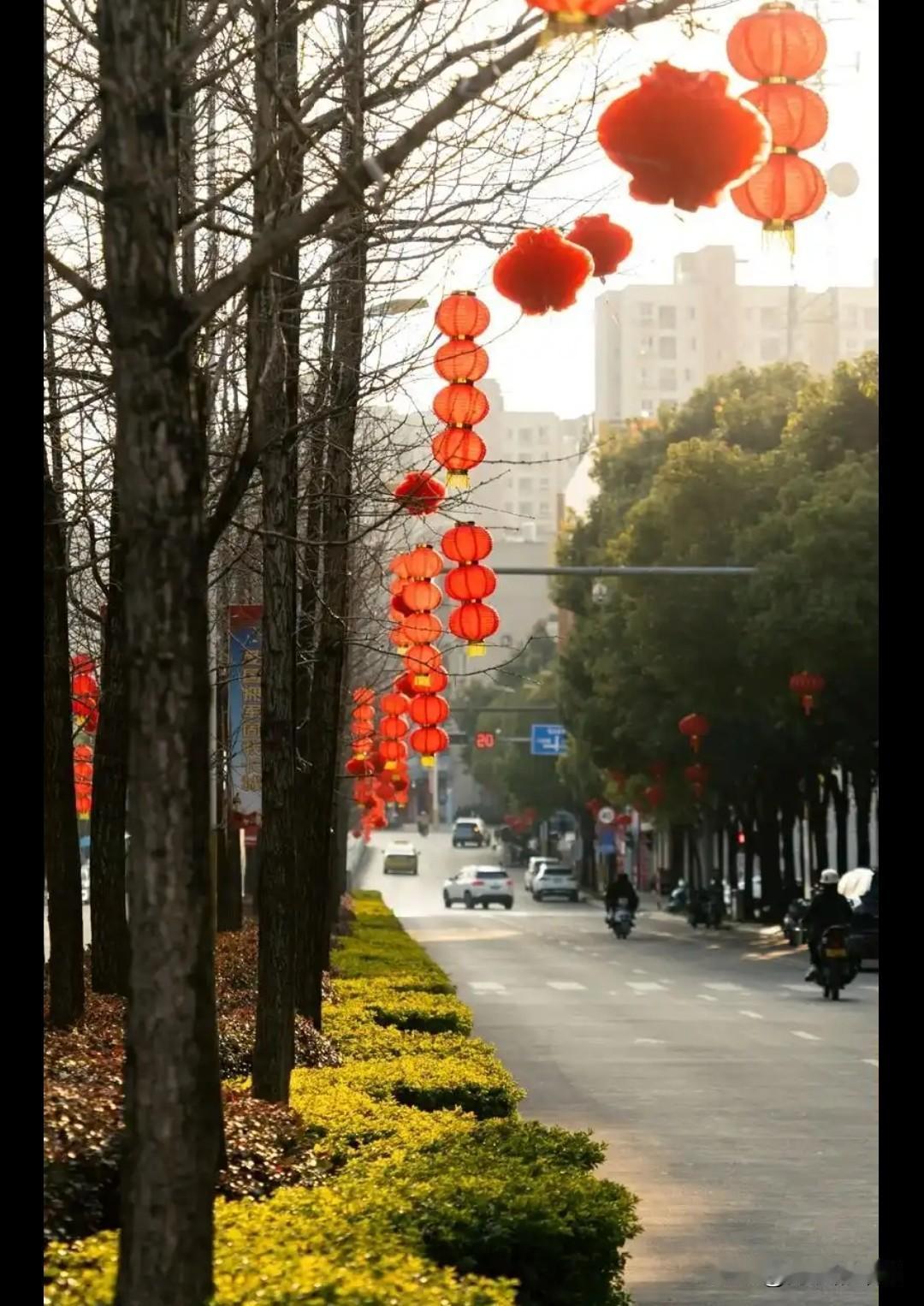 “过年”就是个日子这个词大家听说过没有？这也是现在普通人的现状，真没钱过年，不走