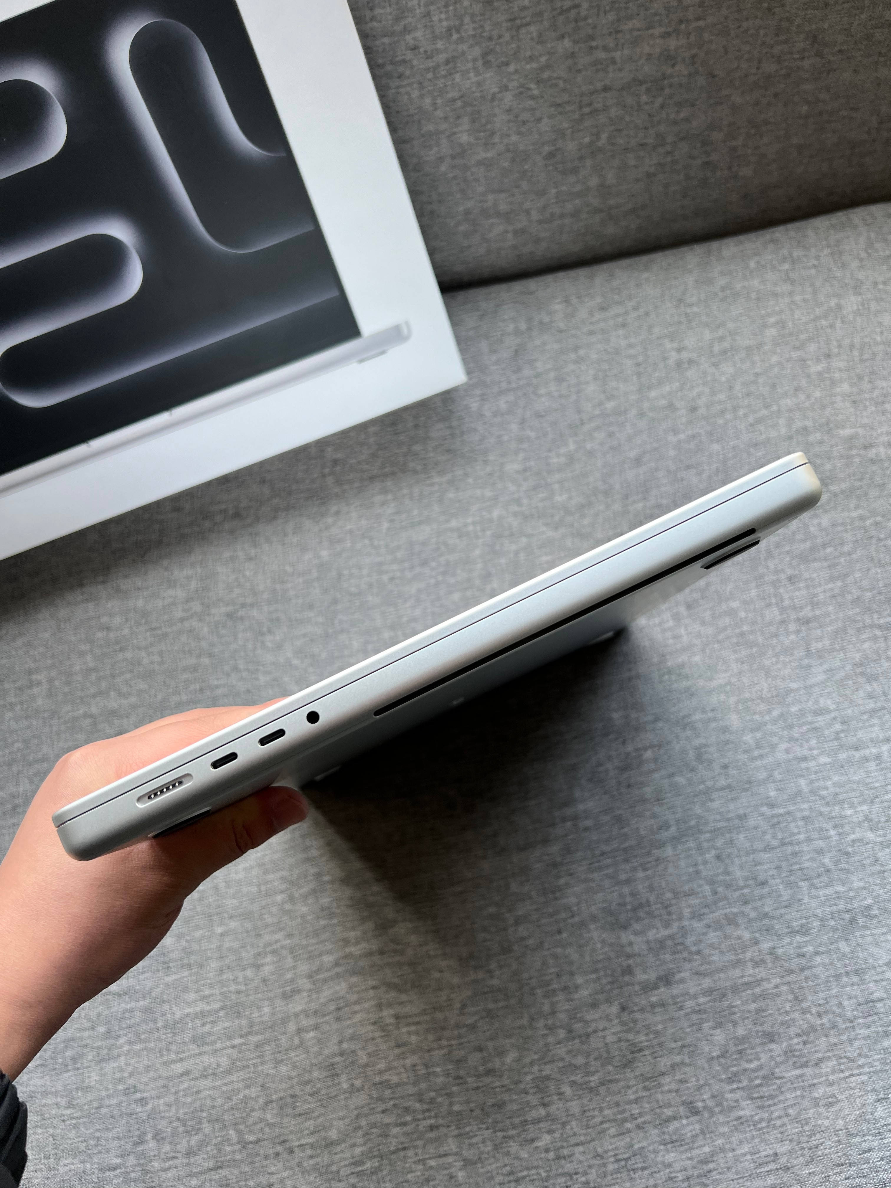 MacBookPro16寸M3Pro18+512G，99新全套，基本