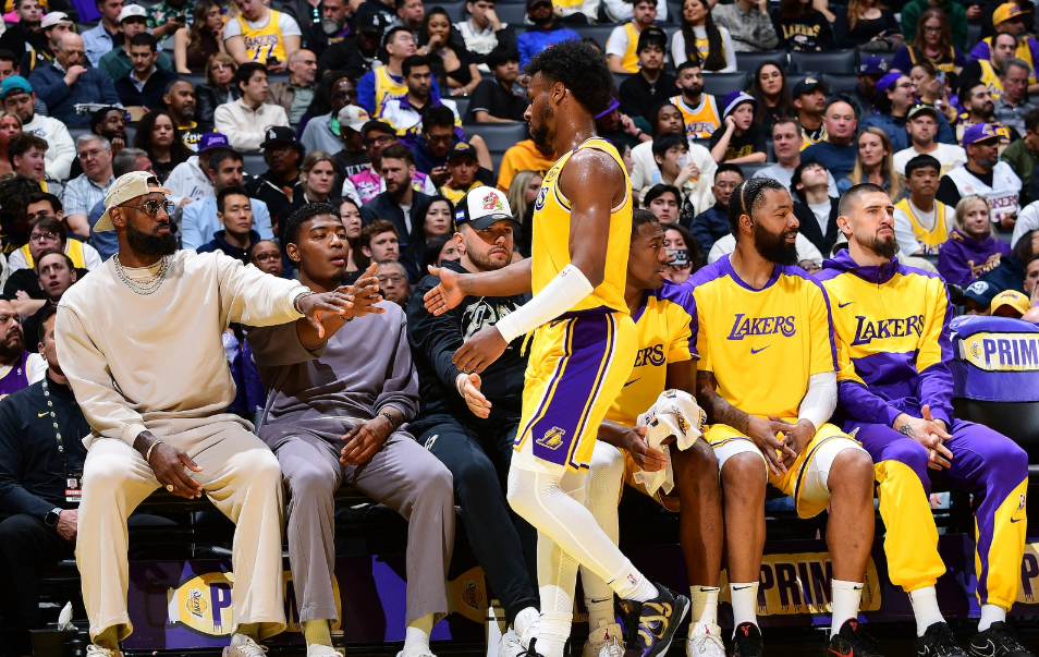 6000万父子债，詹姆斯的“捆绑困局”正撕开NBA残酷真相！
