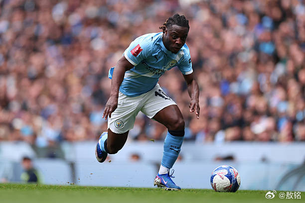 曼城4比0利物浦其实现如今的曼城球迷，应该感到挺幸福的。但不必纠结于本赛季的战