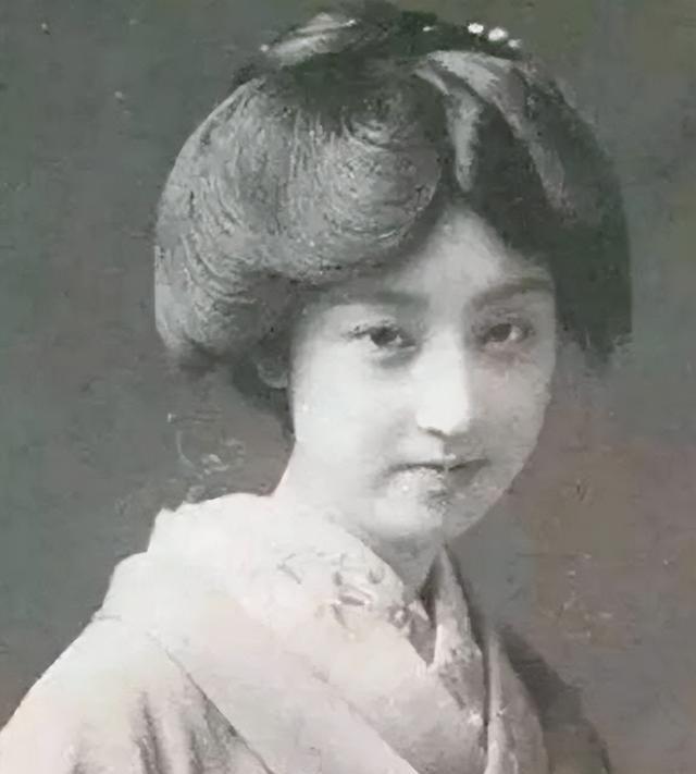 孙中山流亡日本，娶日本妻子生下一个女儿，后来这个女儿怎么样了孙中山1897年