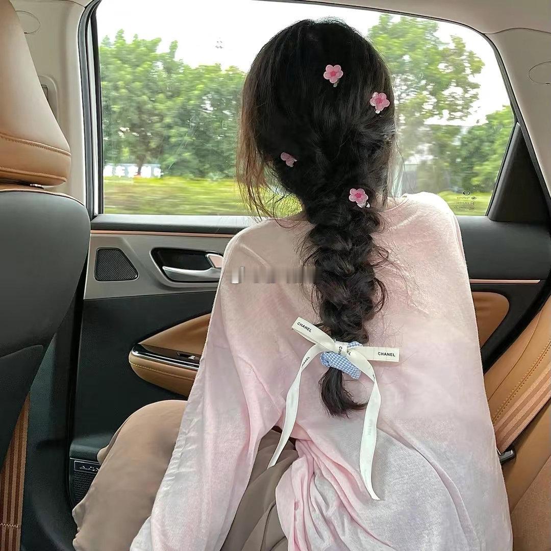 处女座的女子对于婚姻相对而言算是忠心的，而且比较上进，因为思维比较现实的缘故，也