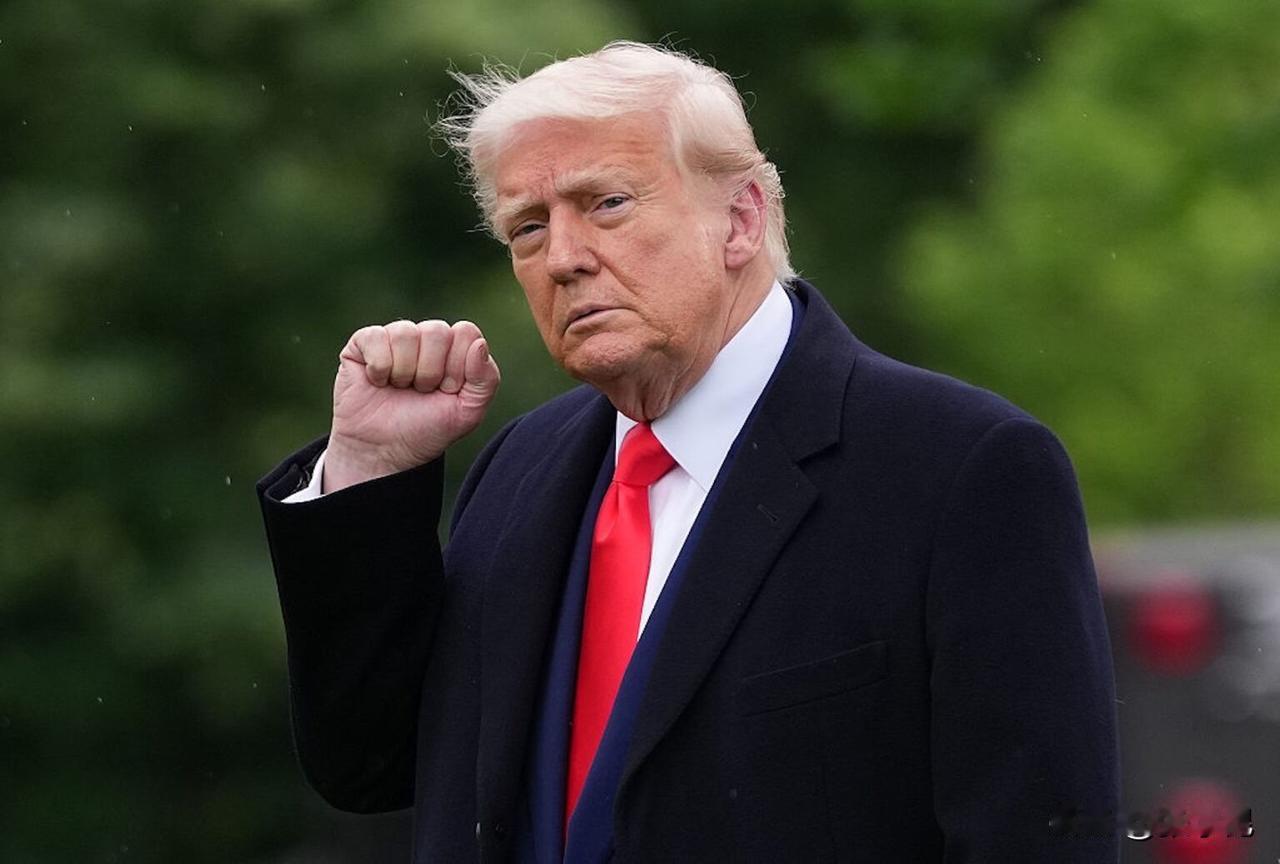 特朗普今天发文说：“任何共和党人，无论是在众议院还是参议院，如果投票反对关税，都