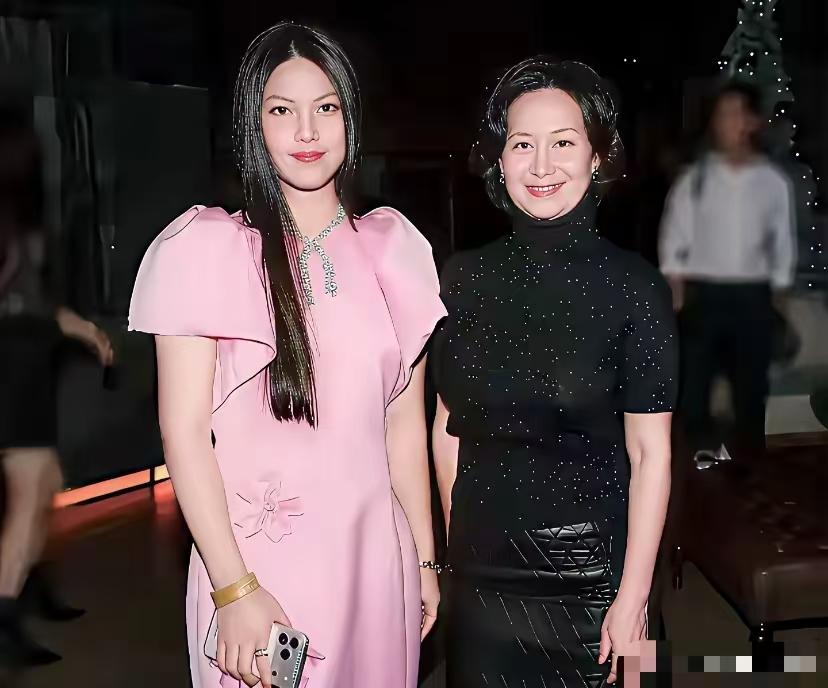 原来这场“萧邦宴”还有“高潮”。和尚在的时候，湘没出来露过面，和尚进去了