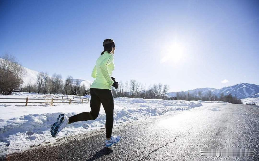 你觉得小寒节气适合做什么运动总而言之，小寒运动的关键在于一个“藏”字——藏住热量
