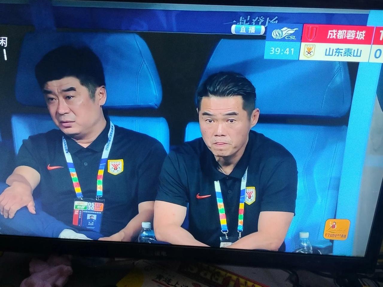 我认为首先分析一下前两任教练，一，赫伟技战术和引援上都在韩鹏之上，思想觉悟不如