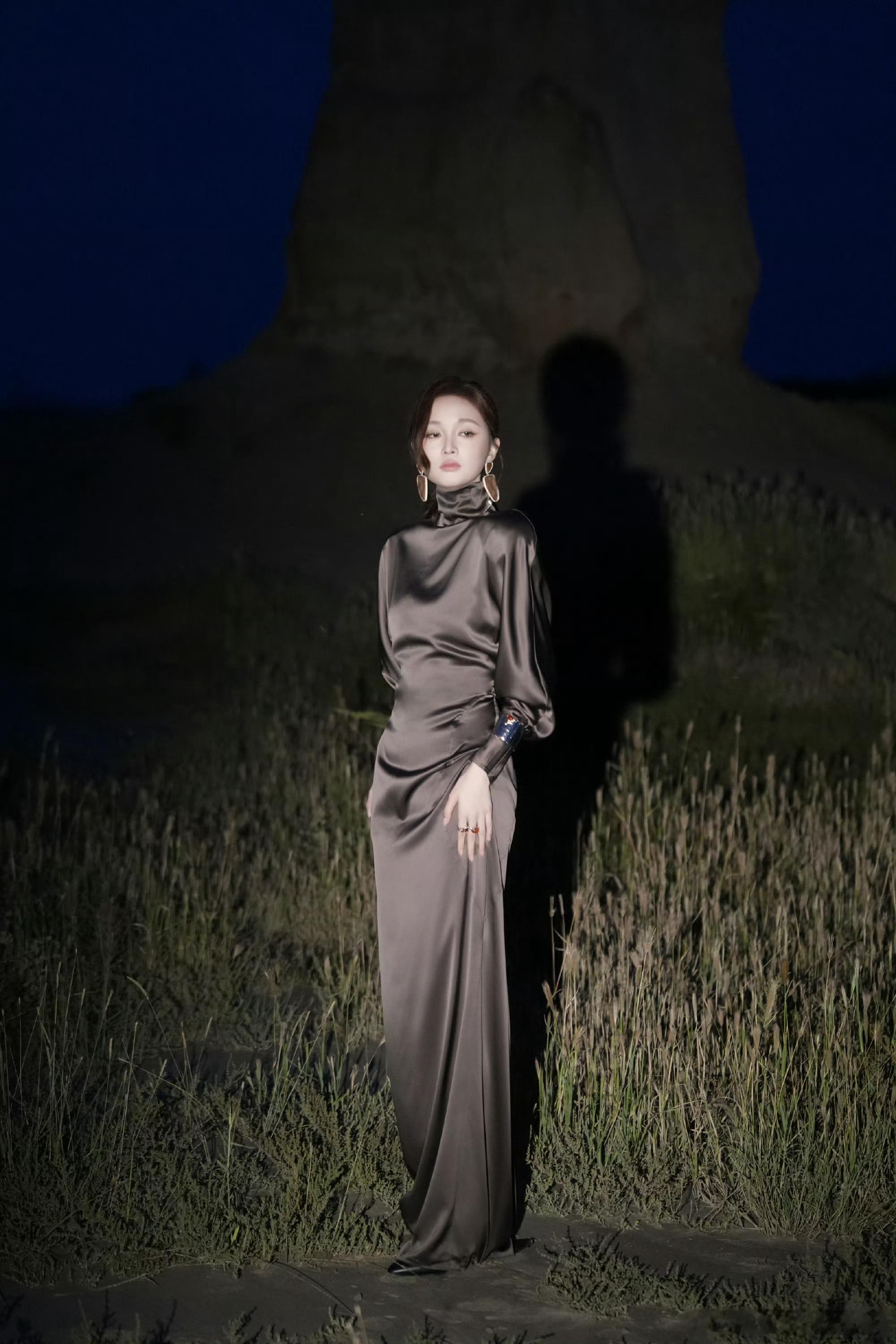 #吴宣仪#最后一组发完不发了，这组每张都是能当壁纸的程度。#吴宣仪人民交通安全出行宣传大使#​