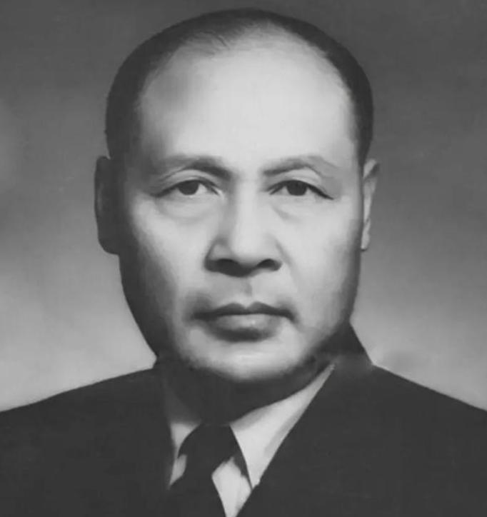 1949年10月1日，杀害我党300多条人命的杨虎，登上了天安门，参加开国大礼，