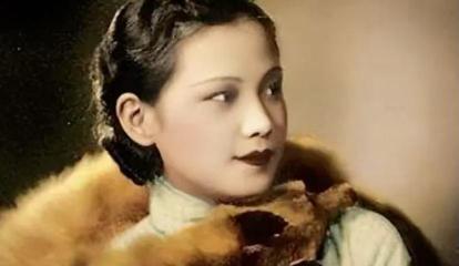 1978年，郭沫若因病去世不久，他妻子于立群突然自缢身亡。原来，她在整理丈夫遗物