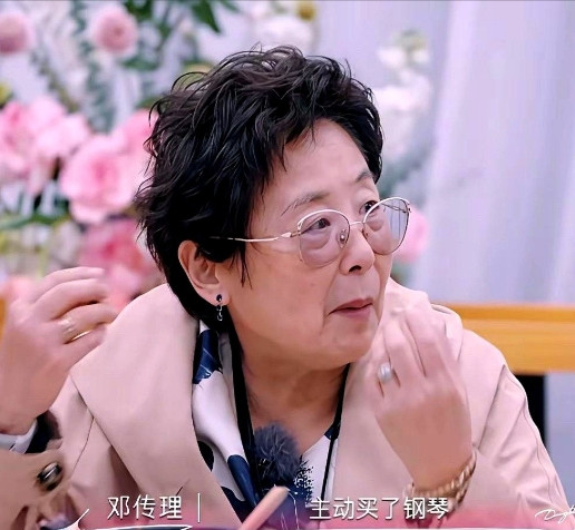 终于搞明白了为什么黄圣依妈妈这么不满意她的婚姻？不是因为杨子是二婚，也不是因