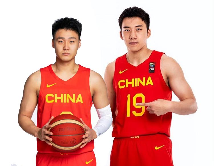 王俊杰：哥，他们都说因为我俩不打才输给韩国的。赵睿：弟，没有那么回事，我在场边