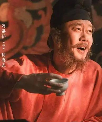 万万想不到，《长安的荔枝》中竟然藏着一位“史上最贵的龙套”！岳云鹏和雷佳音在《