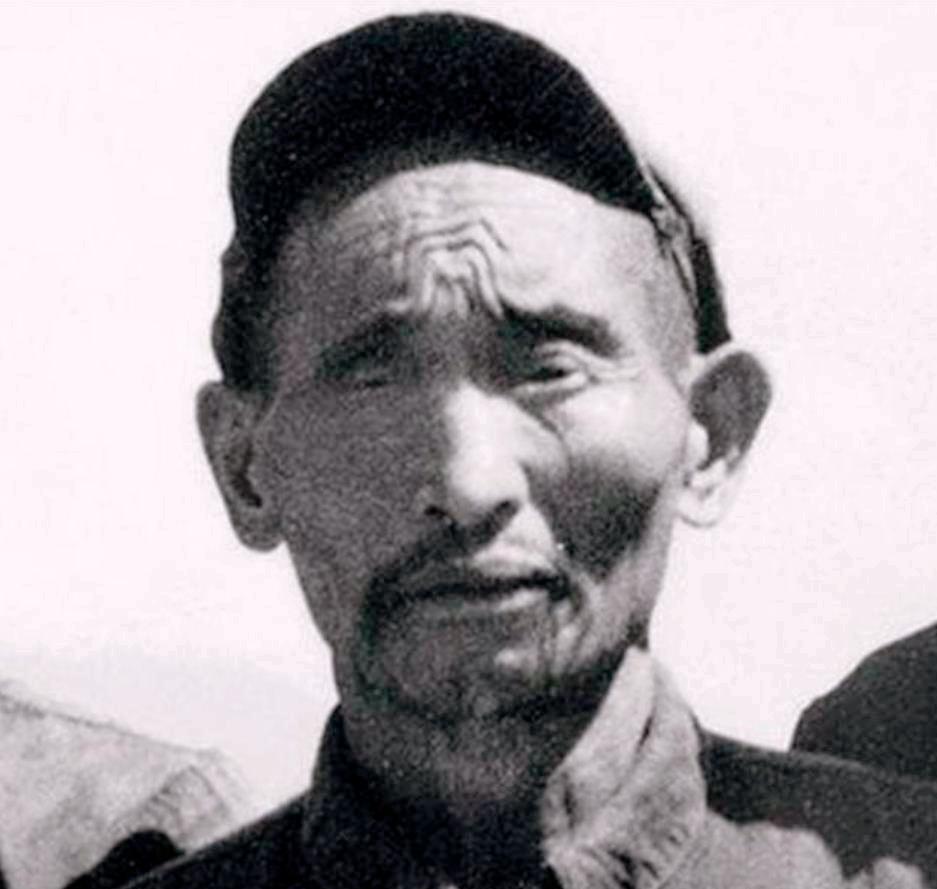 1966年6月，西南建委召开了一次会议，某某某登台讲话：“你到西南后，还不知悔改