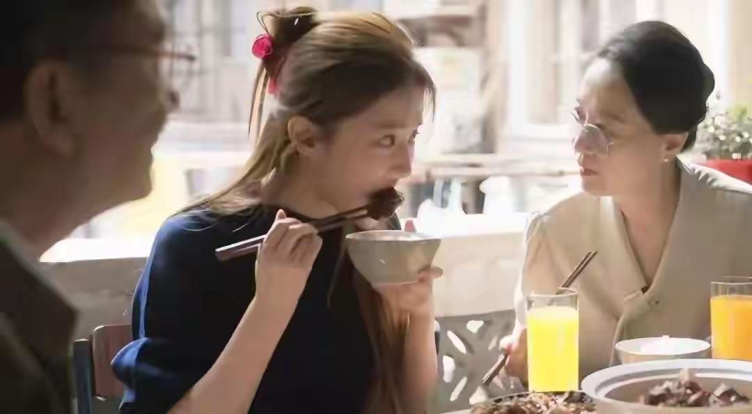 价格暴跌至8年来新低，中国人曾经最爱的“餐桌顶流”不香了？这届年轻人，连猪肉