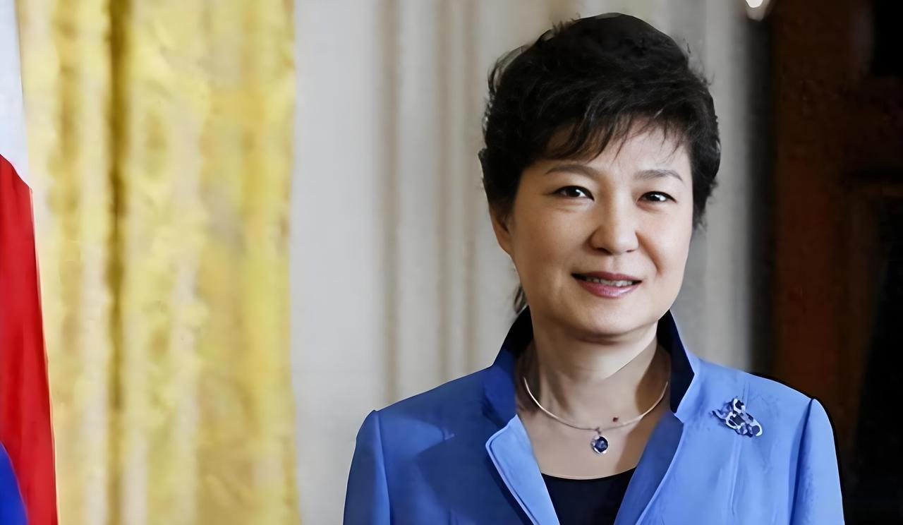 朴槿惠这下心里面舒服多了，当初把她送进监狱的男人，有可能被判处死刑。在韩国特