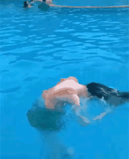 小姐姐是在找什么东西吗？