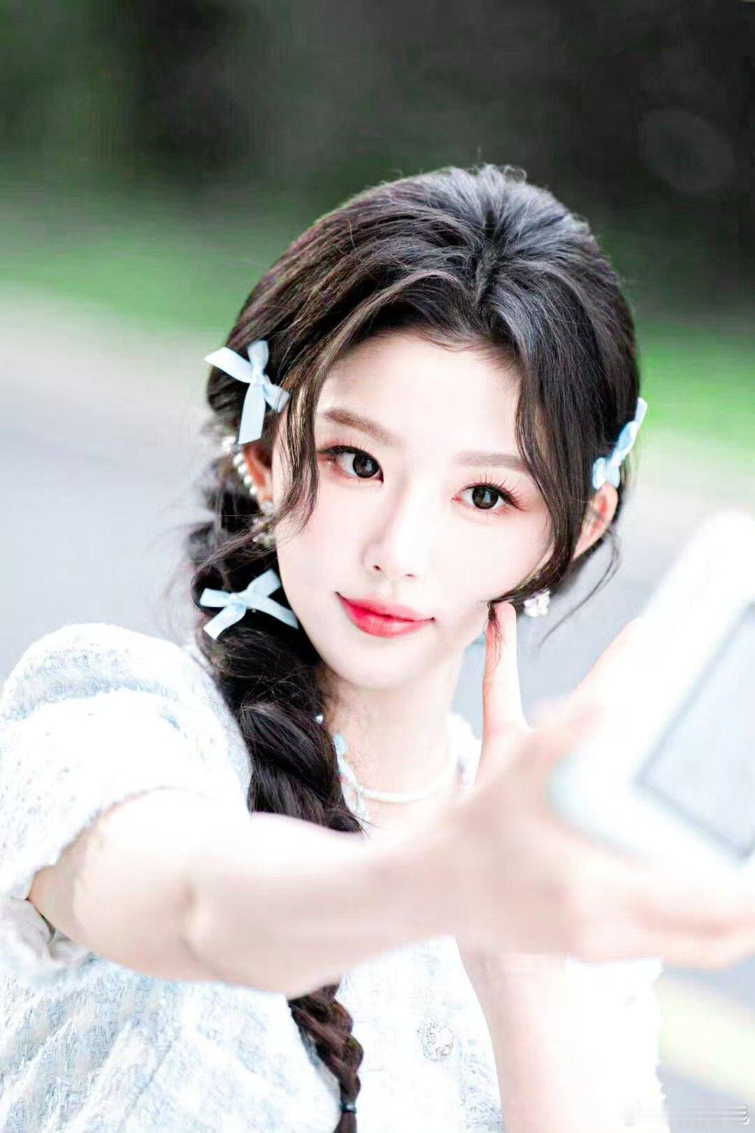 孔雪儿被保安吓到孔雪儿被吓到飙韩语孔雪儿被保安吓到飙韩语了哈哈哈哈！给孔猪猪吓到