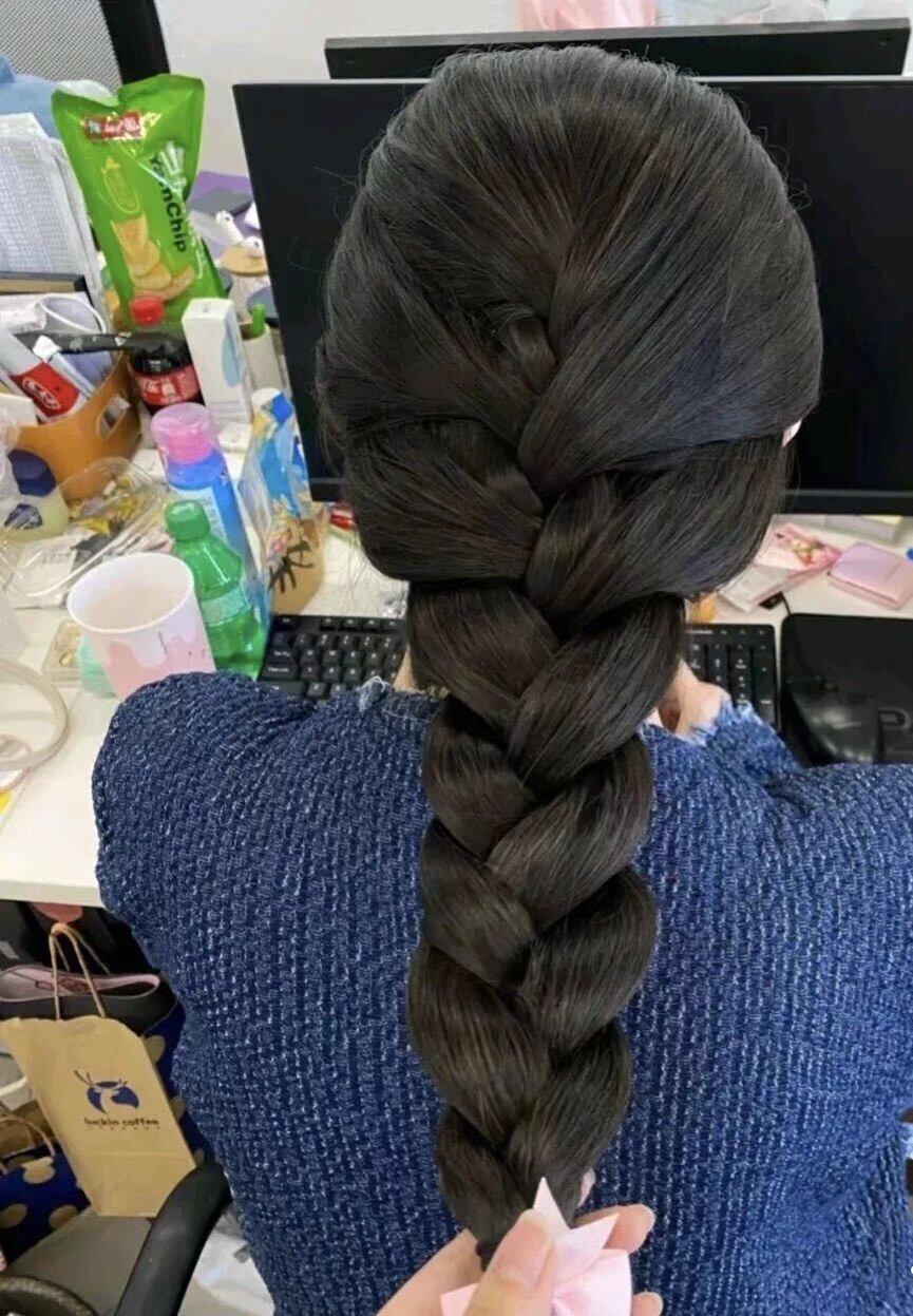 没有人能够抵挡足够大的诱惑。不背叛，只是因为背叛的筹码不够大。忠诚你，只是因