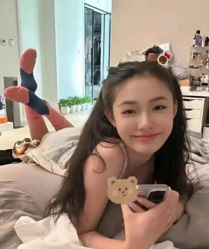 林允晒出北京的豪宅走红网络，网友纷纷表示“狠狠共情”​​​