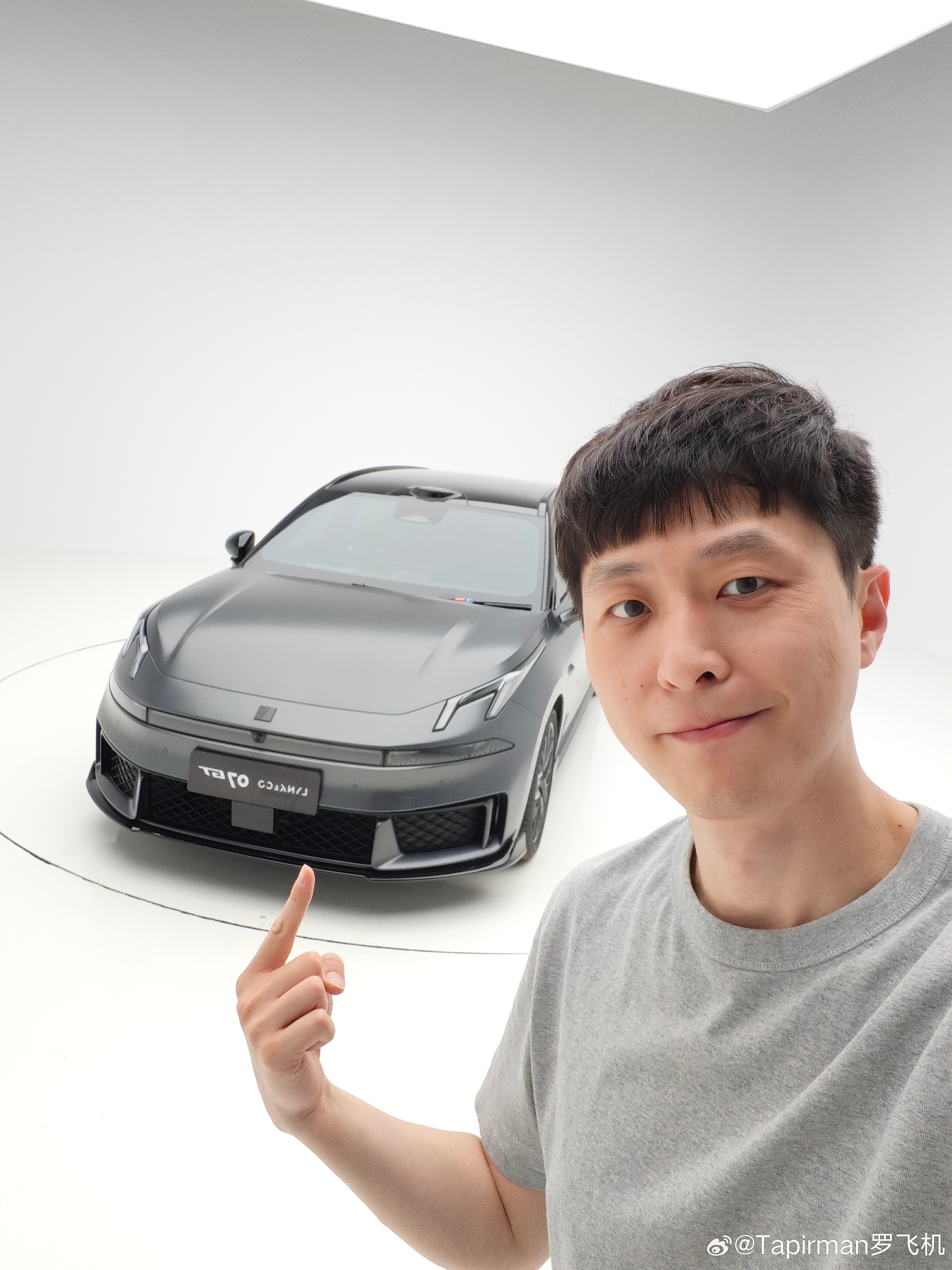 这可坏了，居然有点儿喜欢这车了…可我跟它分明不是一个风格的