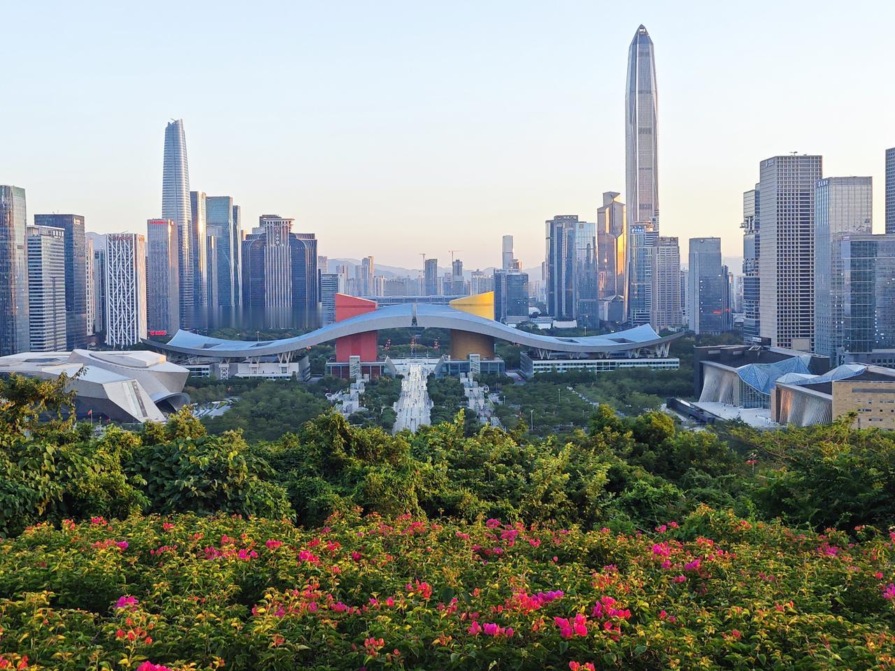这些年我基本走遍了中国大城市的CBD，深圳福田CBD给我的印象特别深刻，我个人