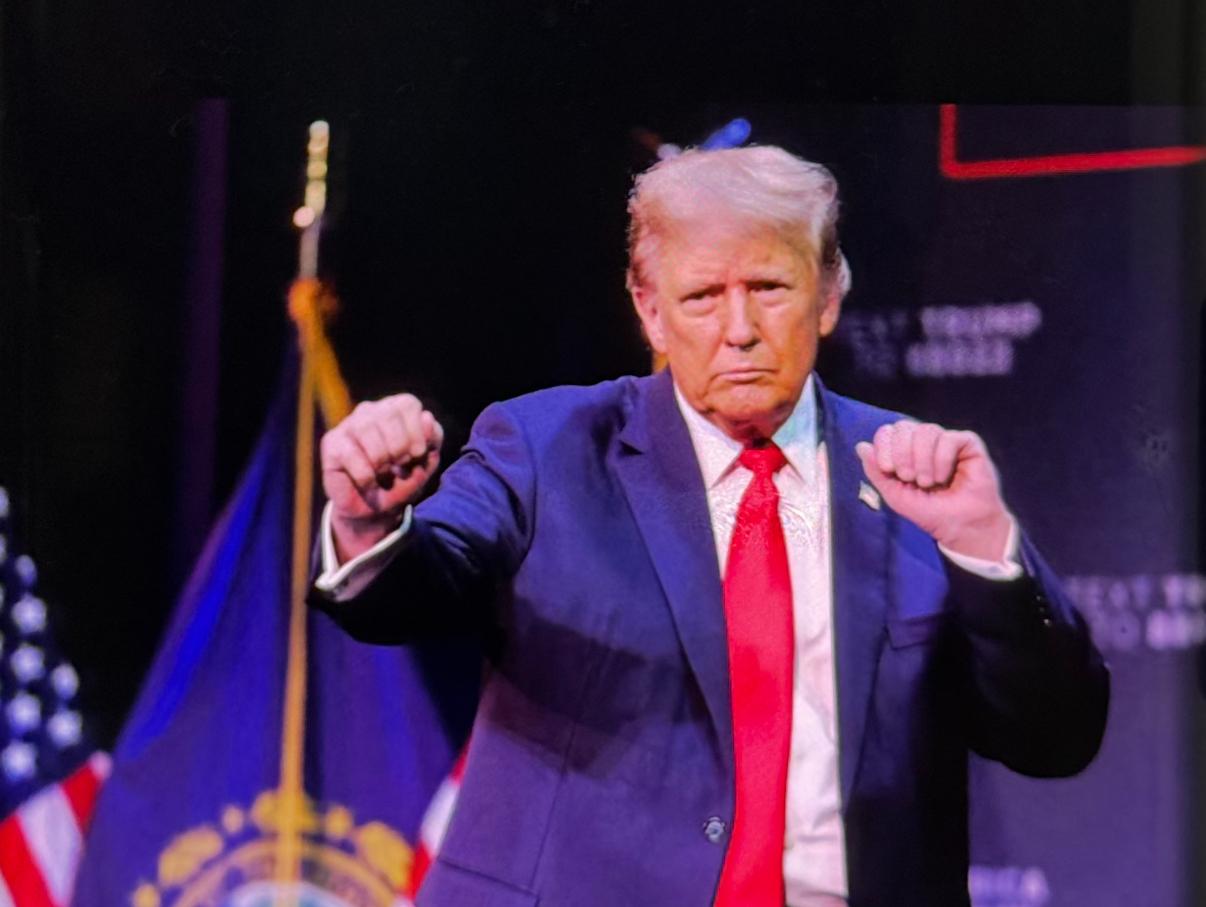 快讯，快讯！1月9日《纽约时报》专访，特朗普又爆出离谱言论！一边直言“台