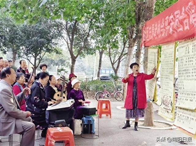 南阳志愿者敬老在行动 送服务 访老兵 传关爱