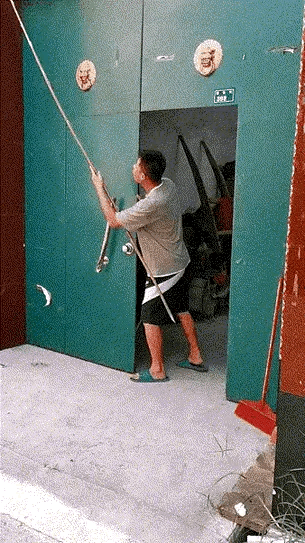 大哥就你们这样的智商，完全不合适去玩这些带危险性的事情。