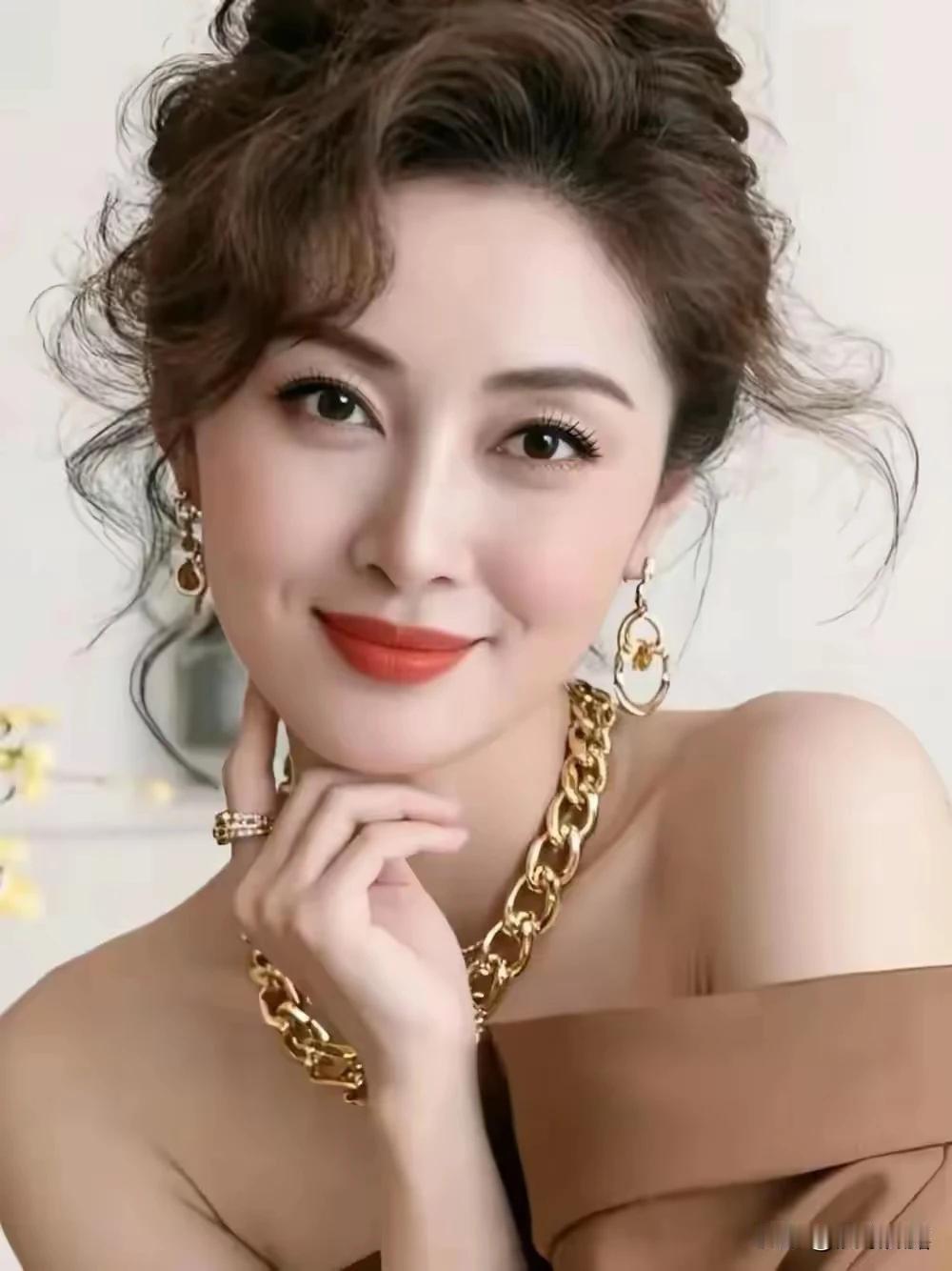 上联：难求世间真情义下联：唯遇红尘有缘人。