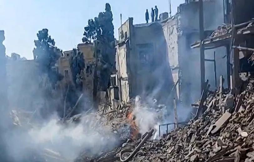 美：老弟！我出其不意搞了个“史诗怒火”大行动，这回可是大场面。中：啥行动？