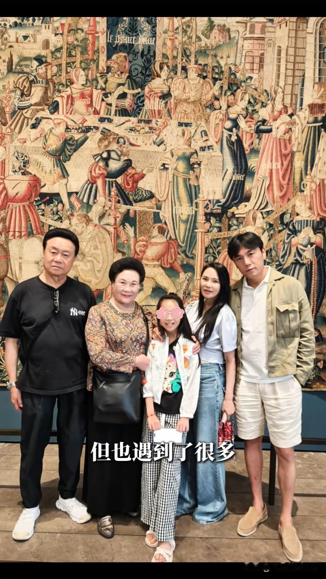 1月17日，伊能静更新迪拜跨年vlog，这也是他们一家人在迪拜旅行期间拍摄的最后