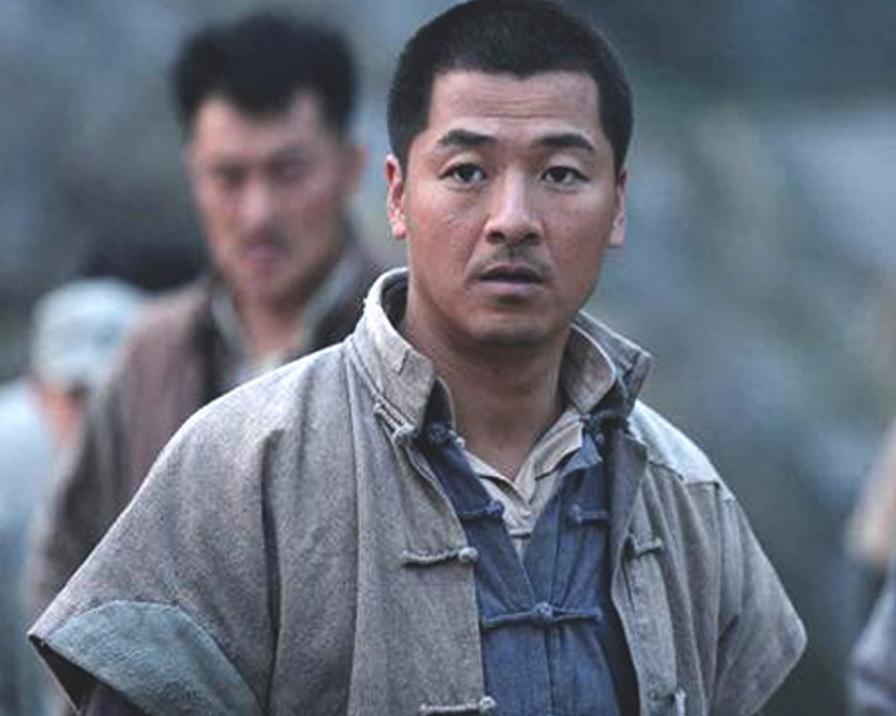 演员齐奎说：“《闯关东》筹拍时，让我演老三朱传杰，被我给拒绝了，没想到这件事被萨