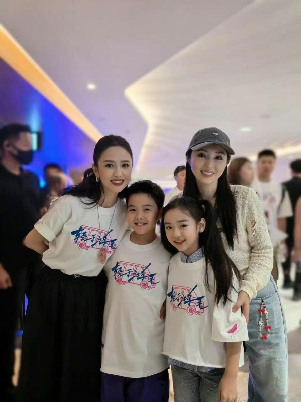 陈思诚的儿子真和他长得一模一样啊，谁认得出这是佟丽娅的儿子[笑着哭][哭哭]