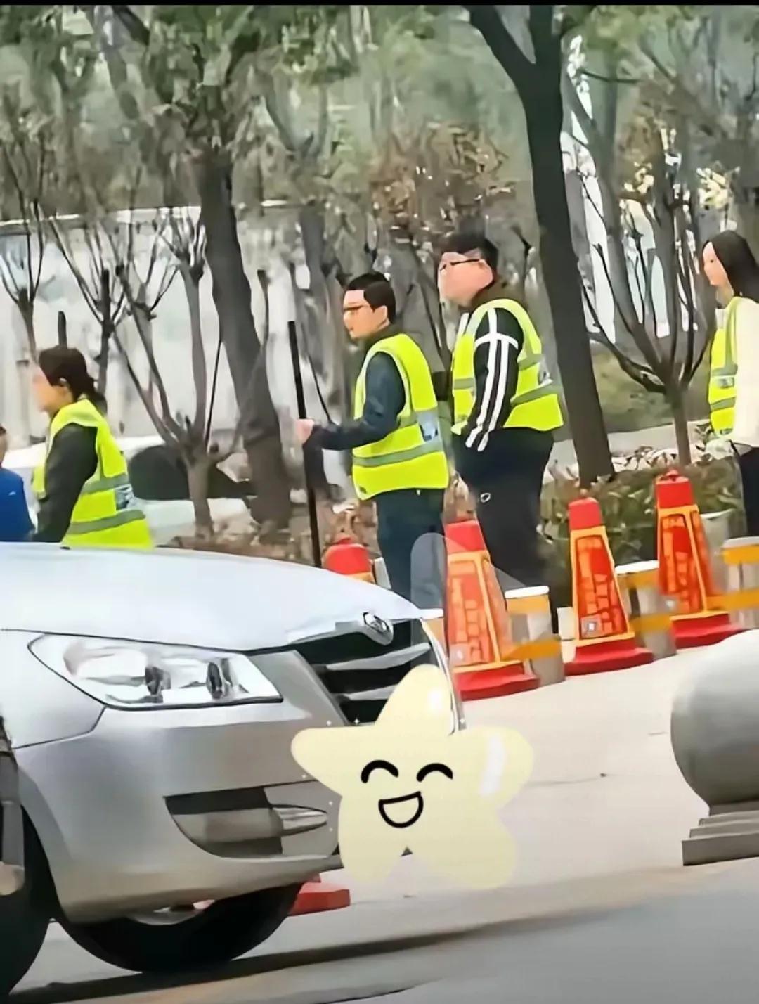 刷到湖北十堰那则新闻时,我盯着屏幕半天没缓过神,喉咙像堵了块石头,连呼吸都觉得疼