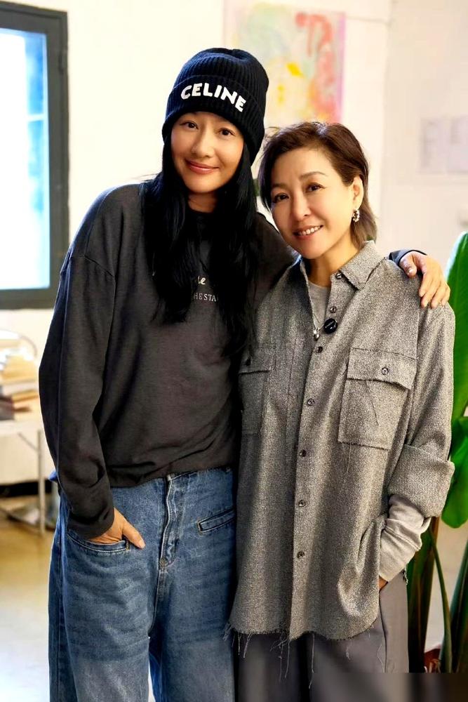 55岁的瞿颖，活得比你身边任何一个年轻人都狠，不信你看。你以为她在清迈养老