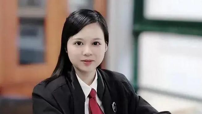 “中国越制裁我，我就越反。!”今年3月，百万粉丝的女网红于国外屡屡诋毁中国，受出