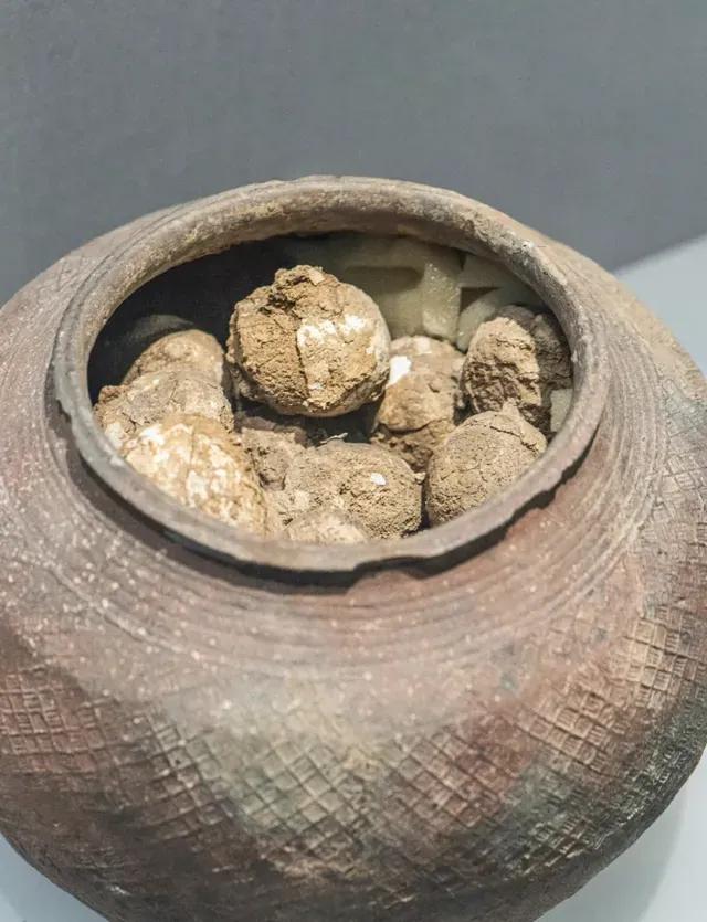 古墓考古，学家最害怕挖到鸡蛋！扯淡吧？说在考古圈，一直流传着一种说法：古墓里
