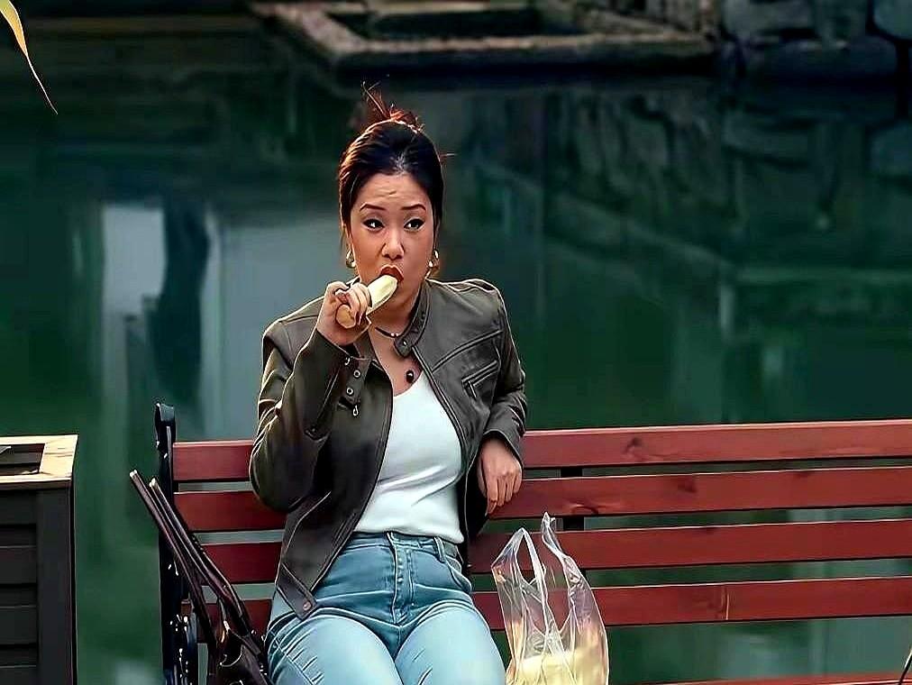 标题：蒋欣童瑶都压不住，《四喜》最大黑马是她，就因为敢露小肚子？《四喜》这剧