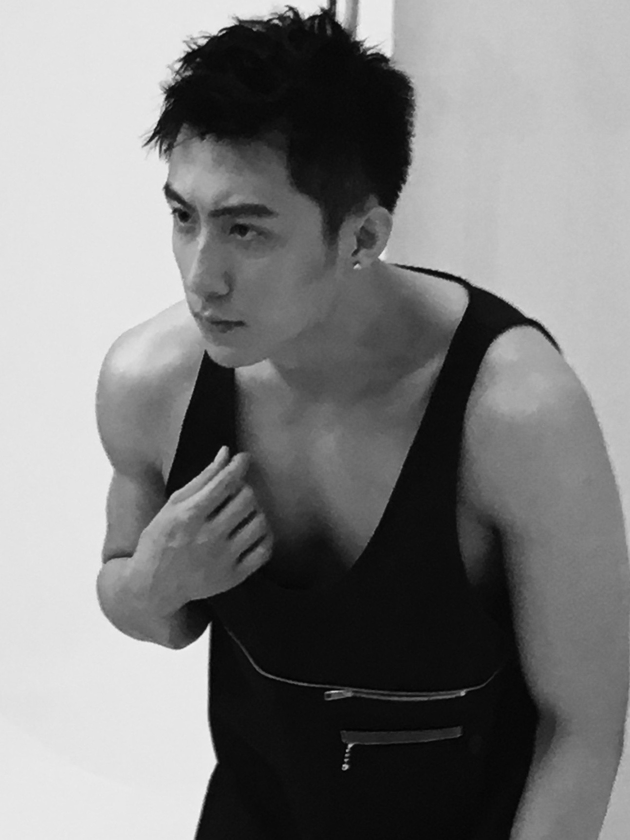 黄景瑜︱早期杂志︱拍摄花絮20160224拍摄20160315开售的《伊周Fem