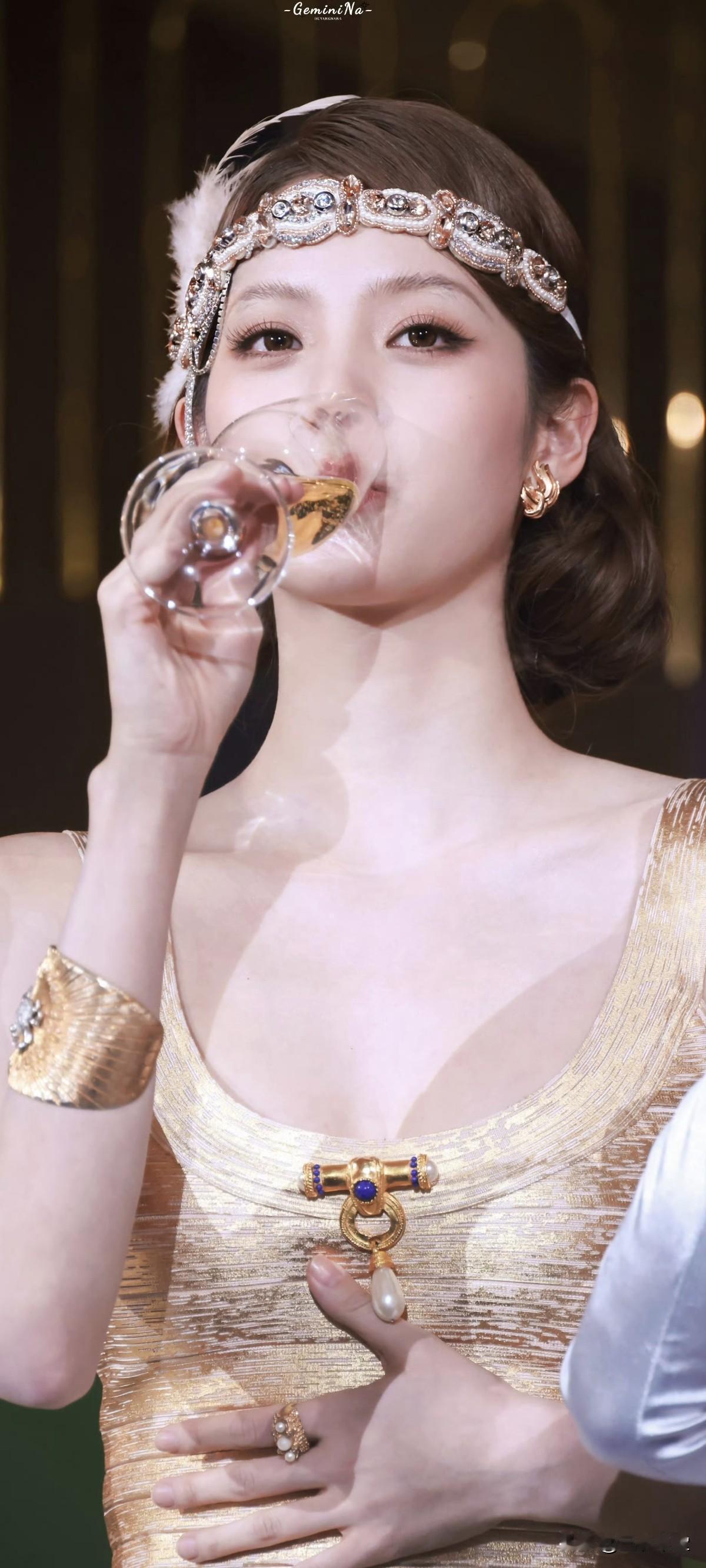 哪位女明星令人惊艳＃欧阳娜娜cos！就问你惊艳不惊艳