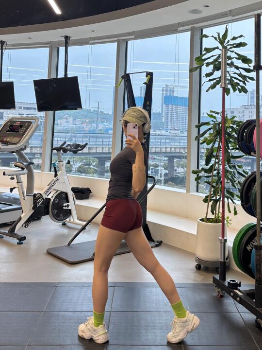 快50了，第一次去健身房锻炼