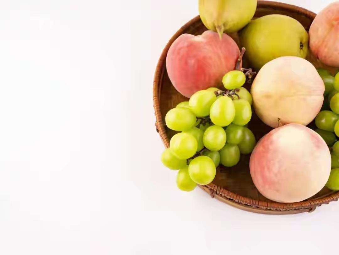 你发现没？每天吃一个苹果配香蕉，血压就能悄悄降下来！最近有项新研究，可把高