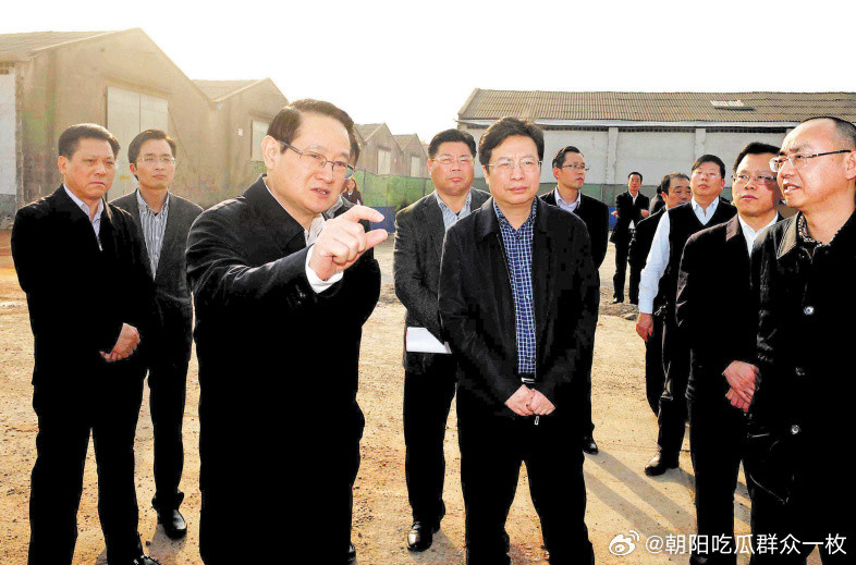 重庆市长胡衡华被查胡衡华任上被查，曾和易炼红在长沙搭班子。此前2月10日，易炼红