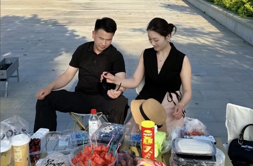 陈亚男美女，这次万里挑一，找了郭新鹏这个帅哥，她说一辈子太短了，必须得找个有趣的