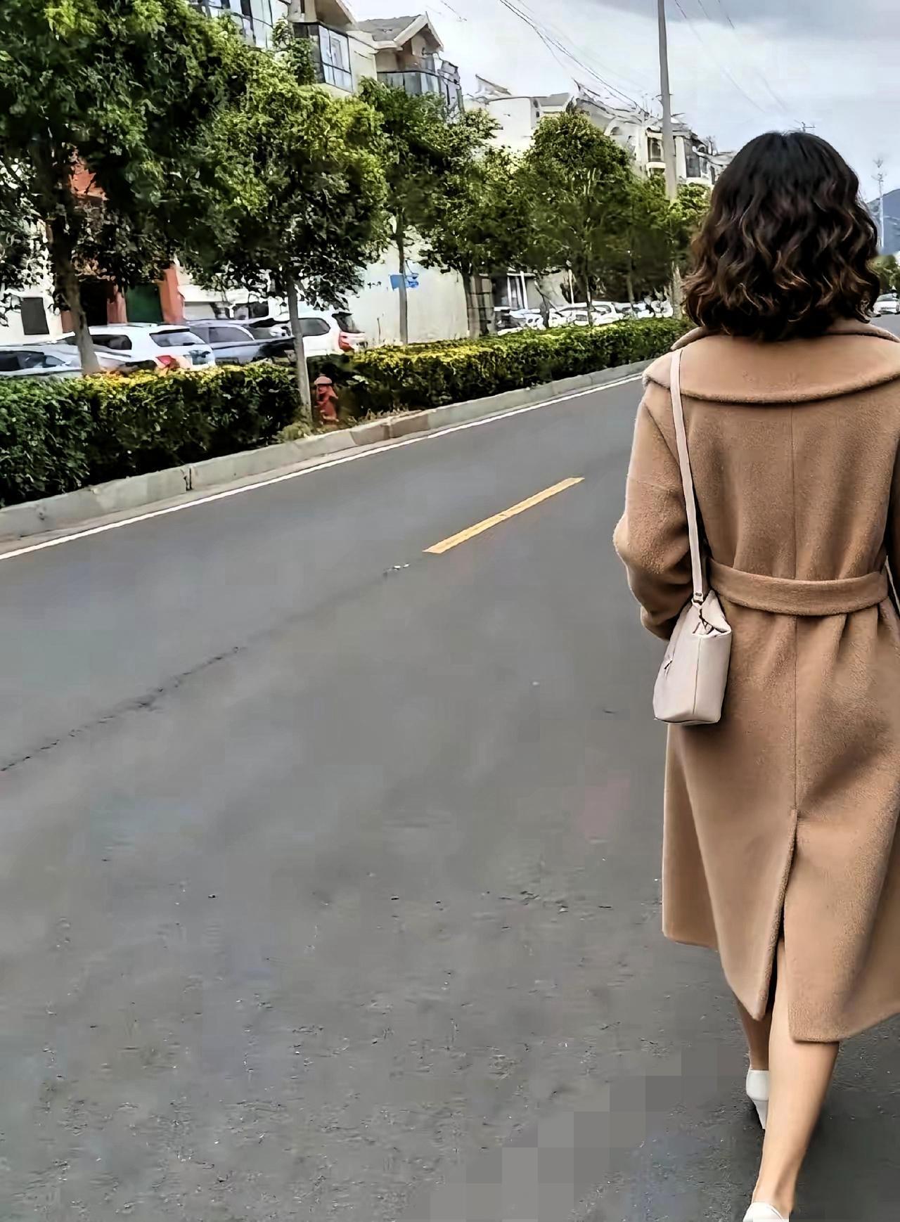 夫妻关系再烂，也别轻易提离婚！很多女人婚后发现嫁错了人，对方给不了物质支撑，没半