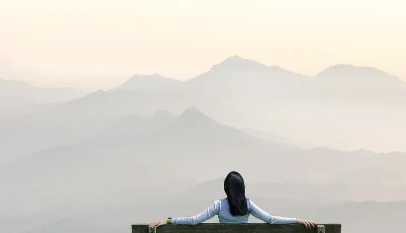 我们来到人世间为了生活需挣钱那有工作不辛苦那有生活全如愿做人不要怕困难
