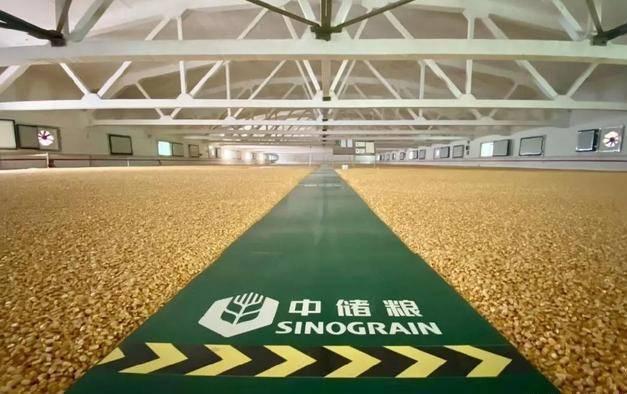 摩根大通报告捅破窗户纸：中国狂囤粮食化肥不抢油，西方死守石油储备却忘了囤化肥！一