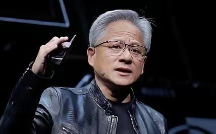 黄仁勋，终于把最真实的心里话，在全球镜头前说了出来！“中国不配得到我们最先进的芯