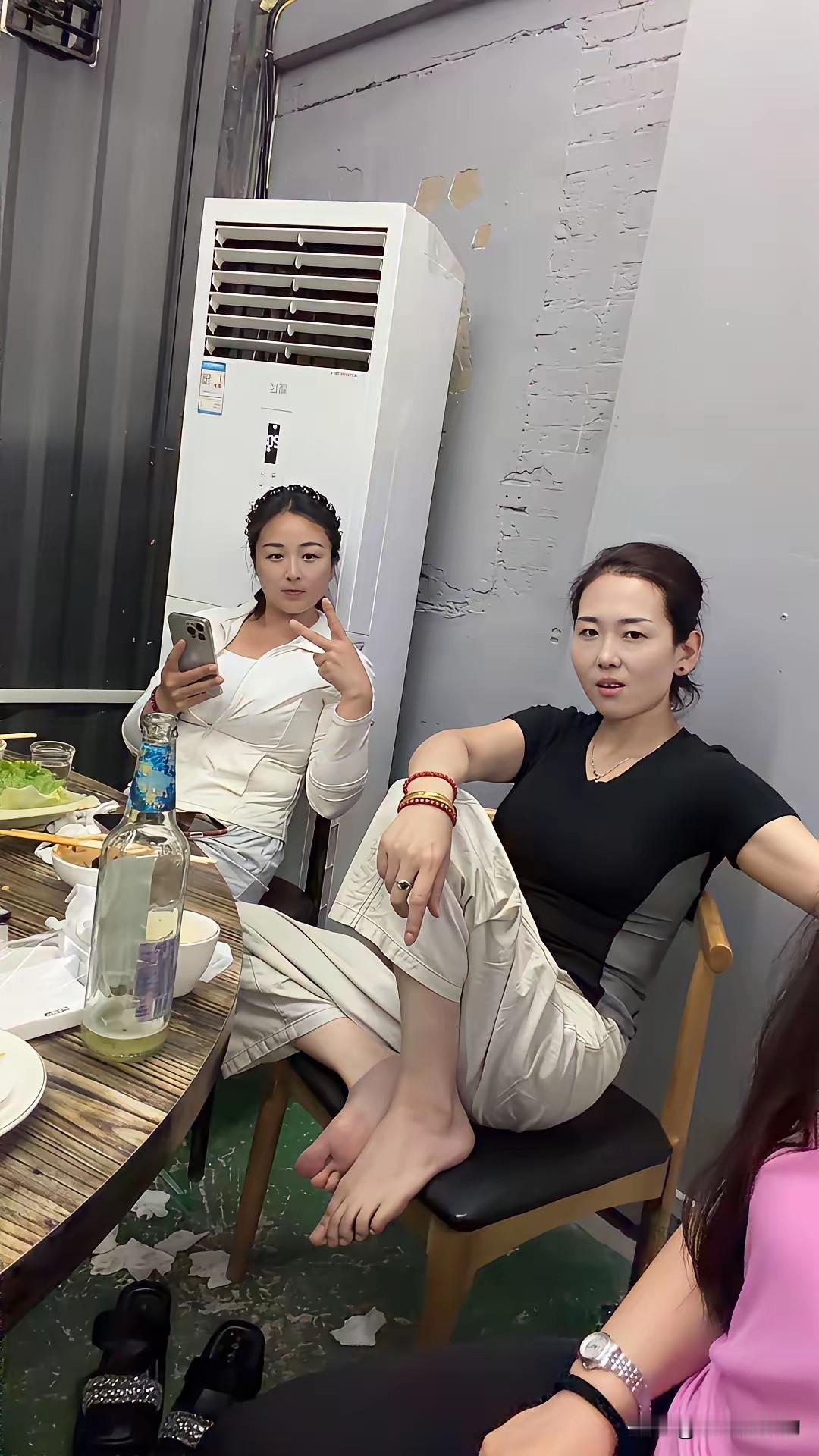 看坐姿我是无法降伏了